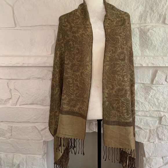 Scarf - Picture 1 of 3